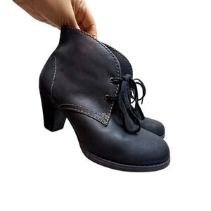 Clarks Bergen Black Leather Booties Size 6.5M Lace-up Goth Boho Witchy